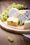 cheeses with white grapes