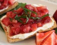 strawberry-bruschetta